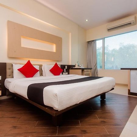 Hotel Capitol 塞恩 外观 照片
