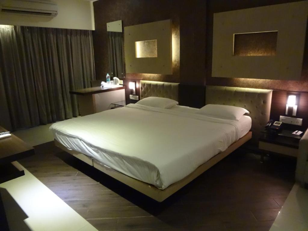Hotel Capitol 塞恩 客房 照片