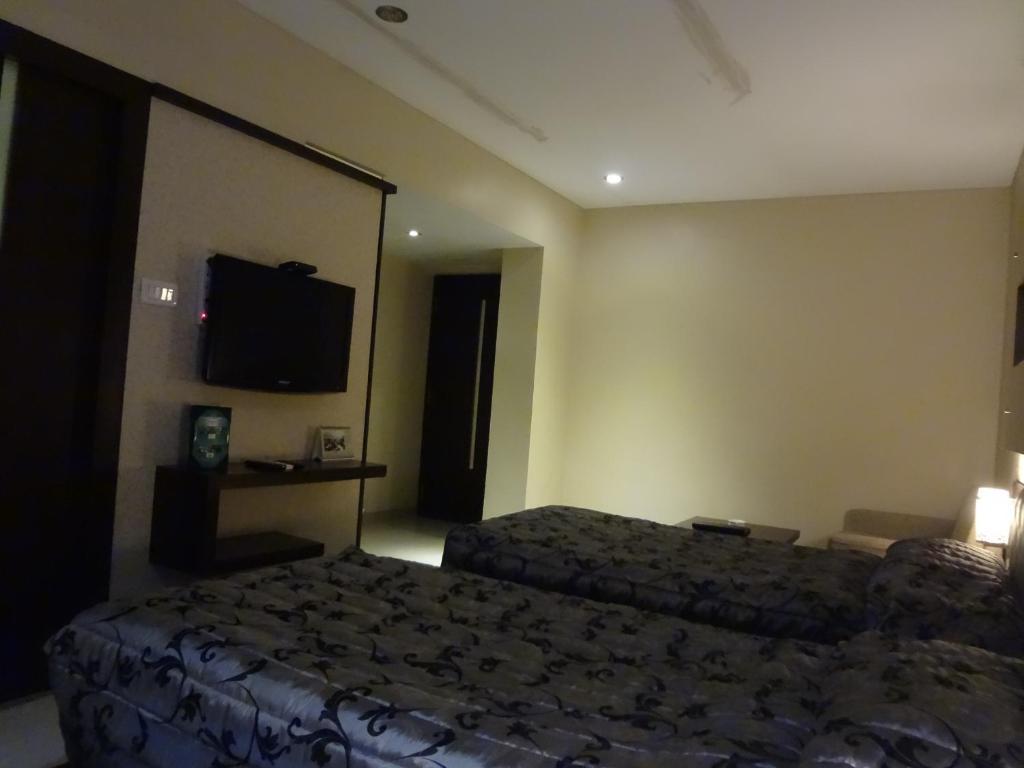 Hotel Capitol 塞恩 外观 照片