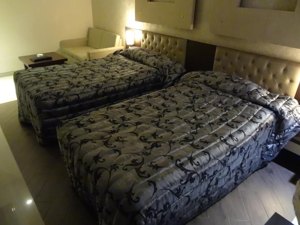 Hotel Capitol 塞恩 外观 照片