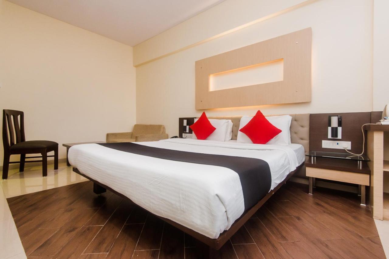 Hotel Capitol 塞恩 外观 照片