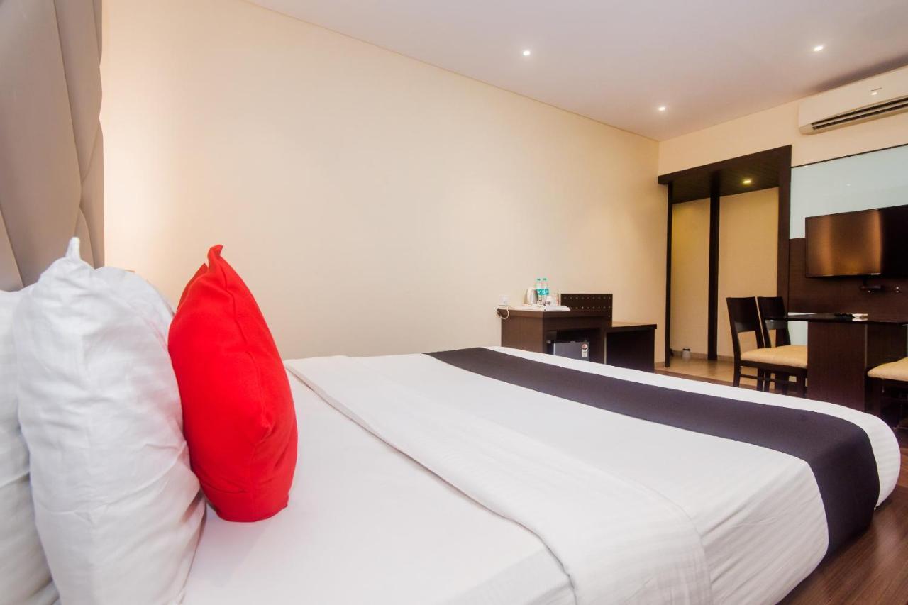 Hotel Capitol 塞恩 外观 照片