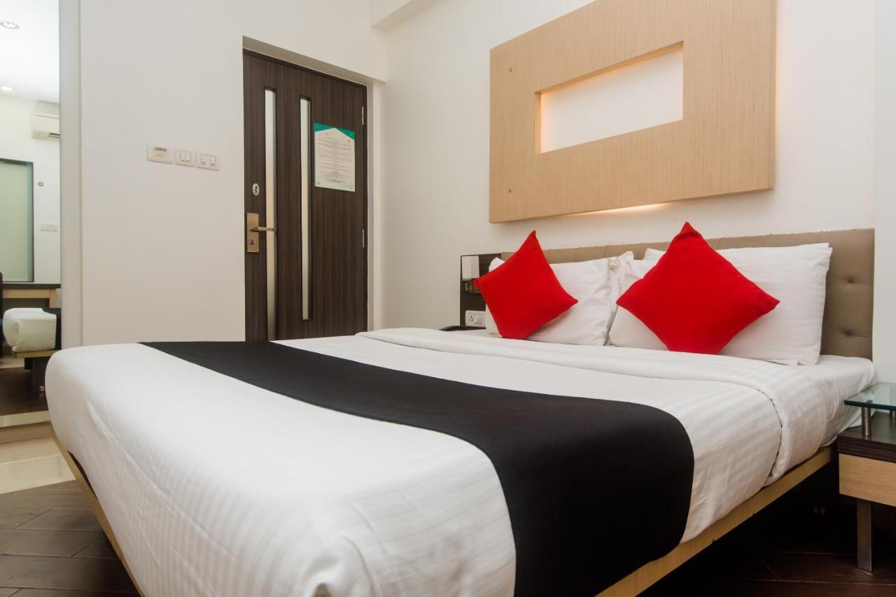 Hotel Capitol 塞恩 外观 照片