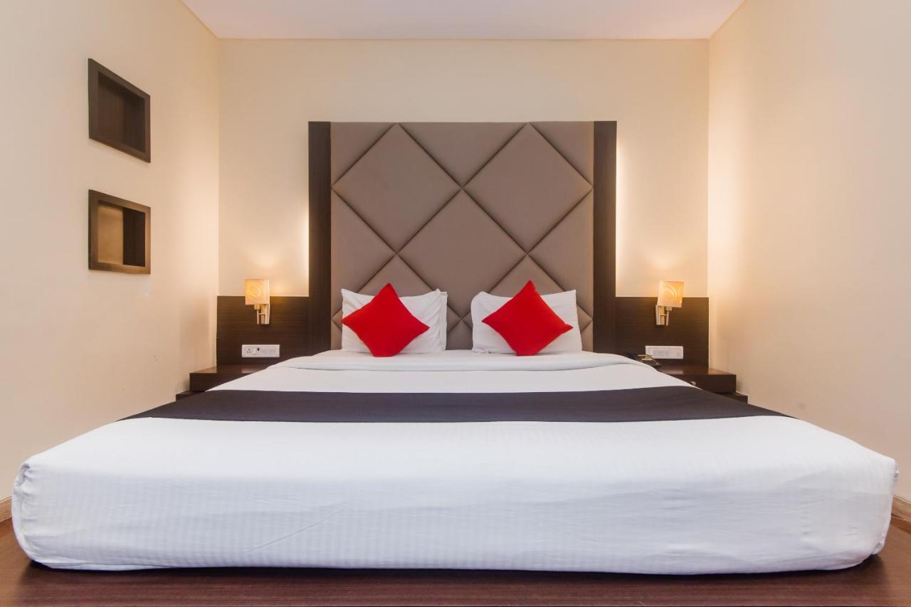 Hotel Capitol 塞恩 外观 照片